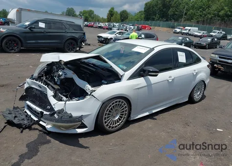 2016 Ford Focus Se z USA, uszkodzony, nr VIN 1FADP3F28GL223649